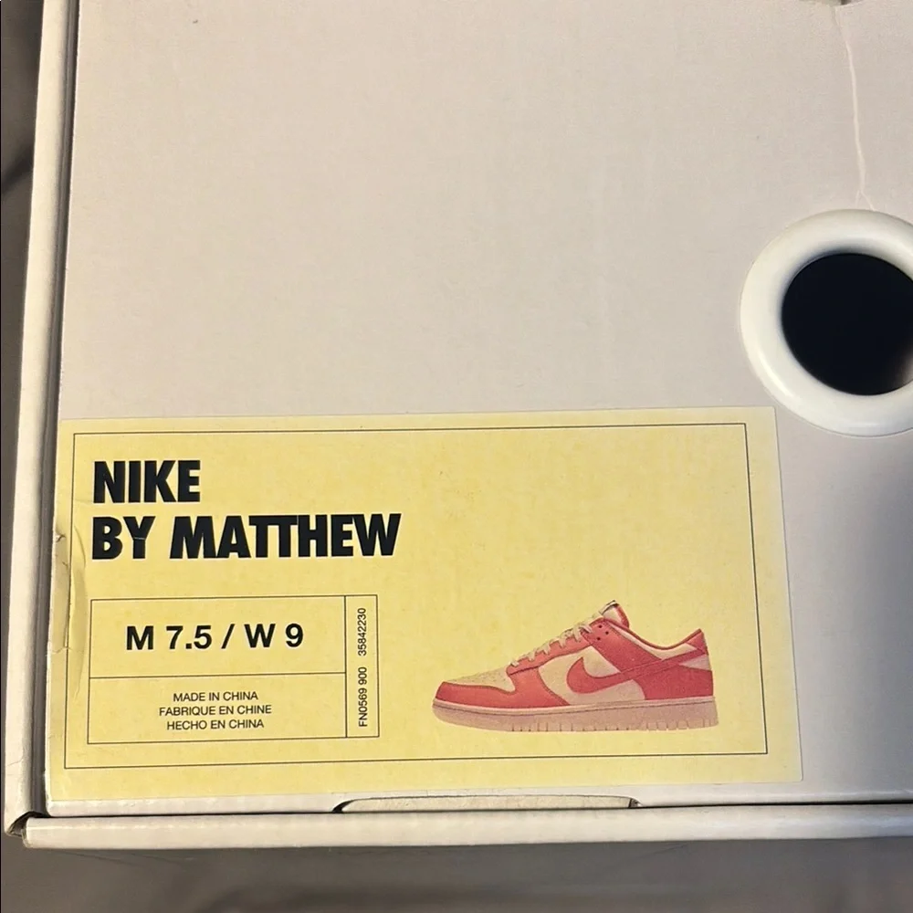 Custom Dunks. W9 - Picture 2 of 14